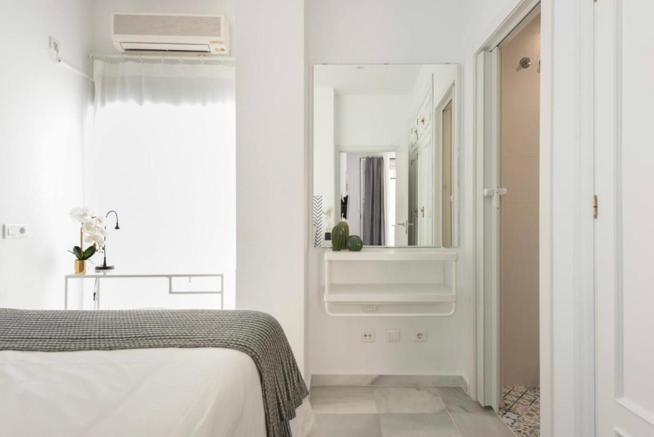 Апартаменты Malaga Centric Best Location And Comfort In Malaga Center Экстерьер фото